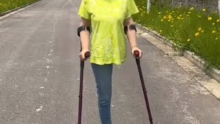 Amazing Woman With An Amputated Leg Walks With Crutches(31) ❤️😍#Amputee#Crutches#Walking