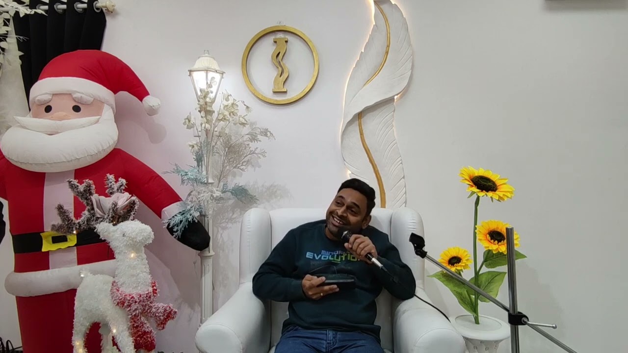 Phoolon Ke Rang Se | Live Singing by Tushar | Open Mic @ Ishwar Studios