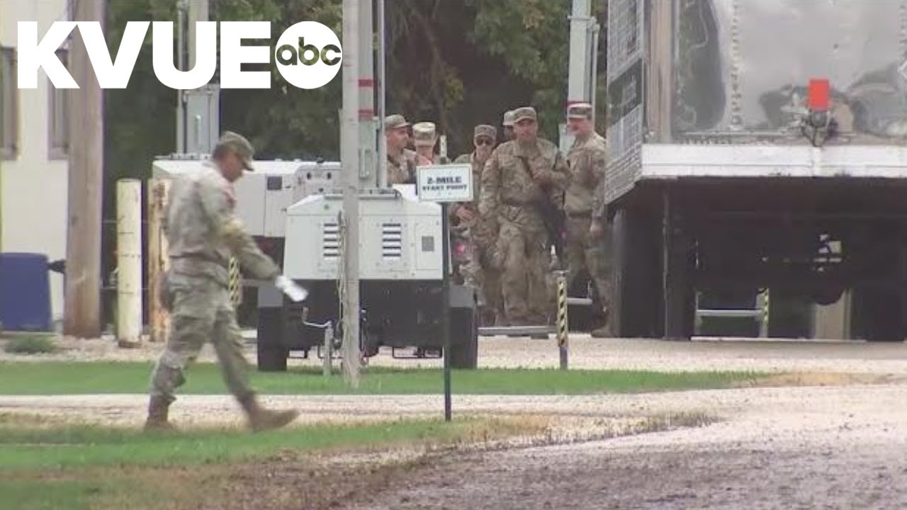Texas National Guard troops arrive in Illinois - YouTube
