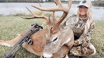 MEGA Non Typical 14pt Ohio Whitetail [Archery Hunt]