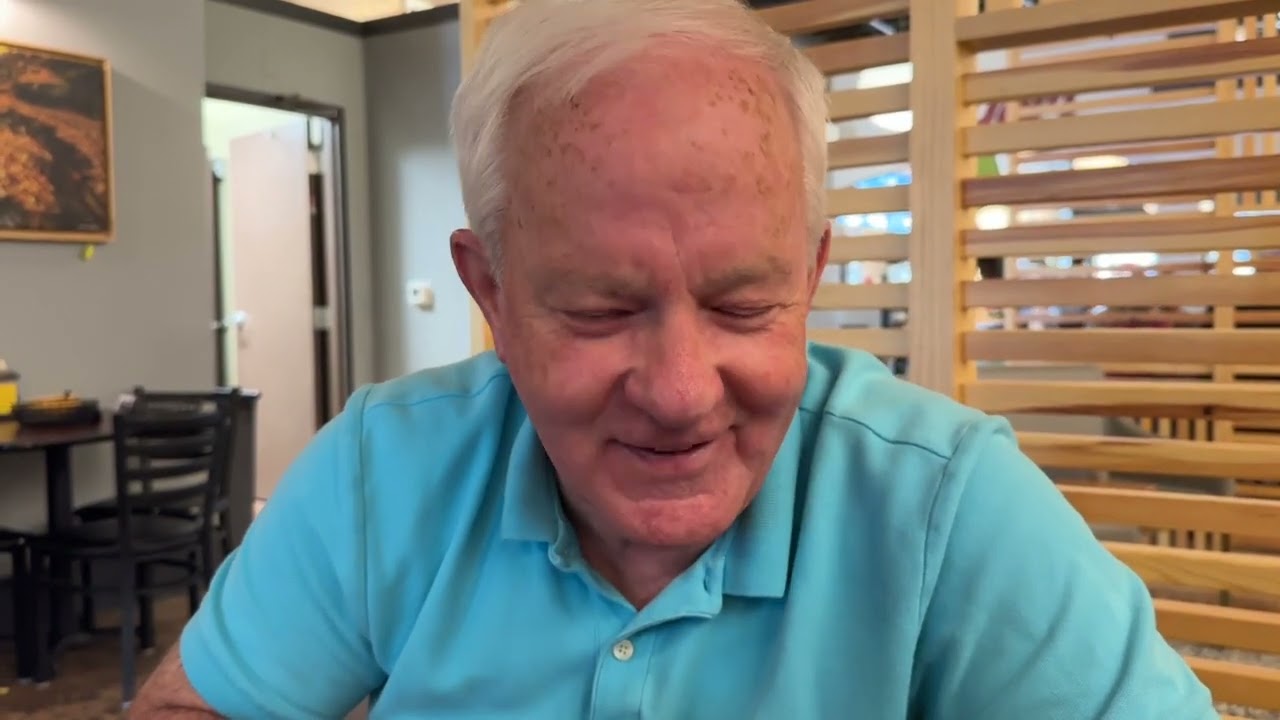 Bob Corby coaches Jordan Stolz