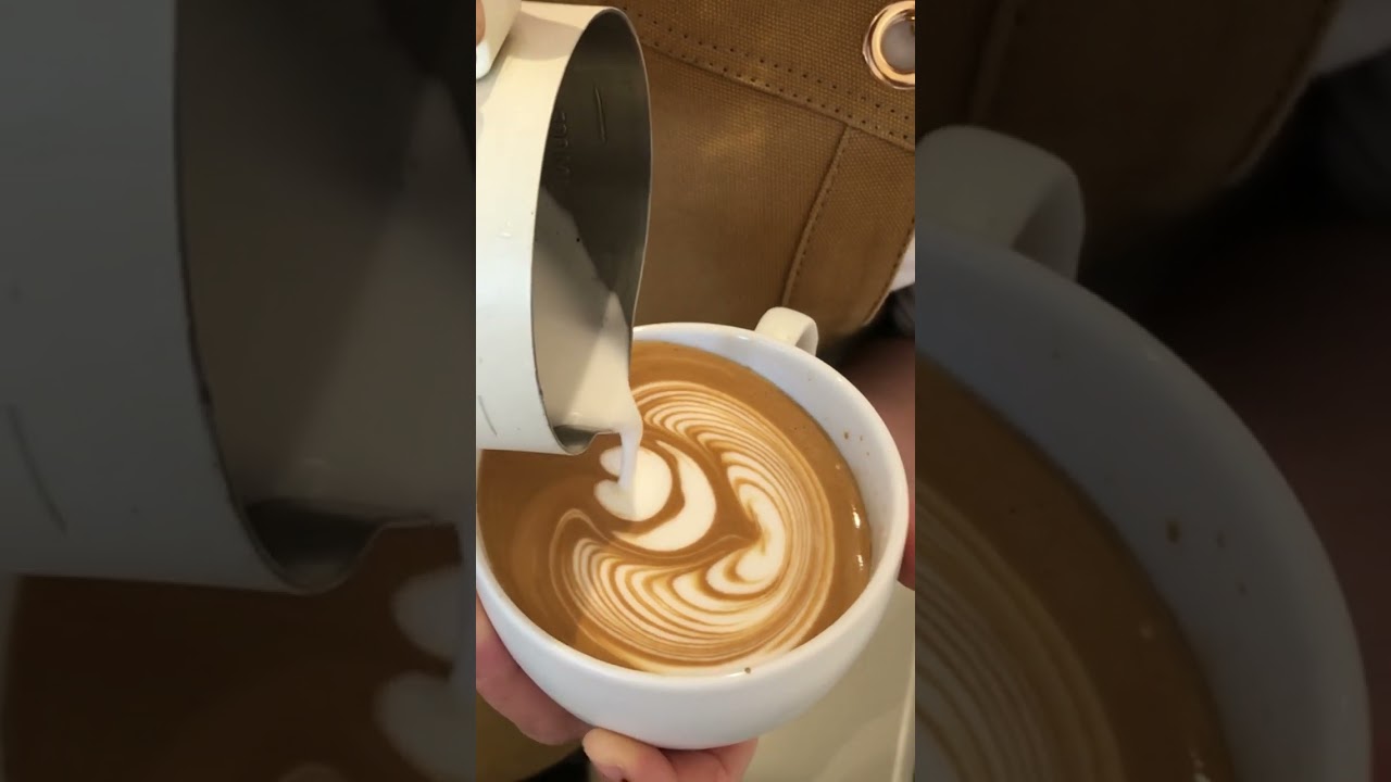 Rose latte pattern.☕️☕️🌹🌹🌹 #viral #coffee #reels #barista #videos #art #video