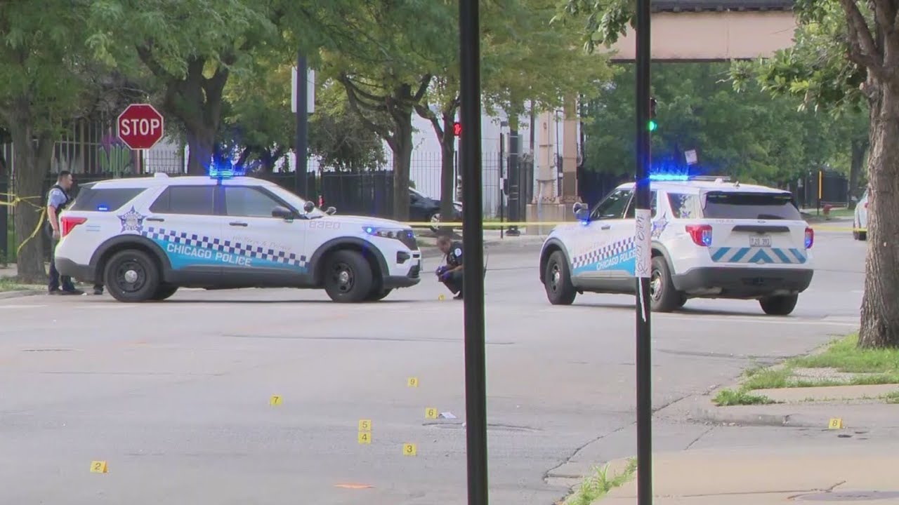 3 people shot on Chicago's Near West Side - YouTube
