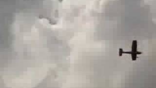 Minimag, primer vuelo invertido