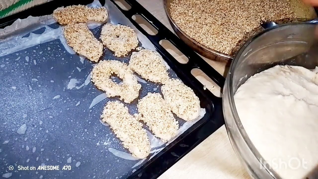 كعك بالسمسم والمبروش 💙🦋