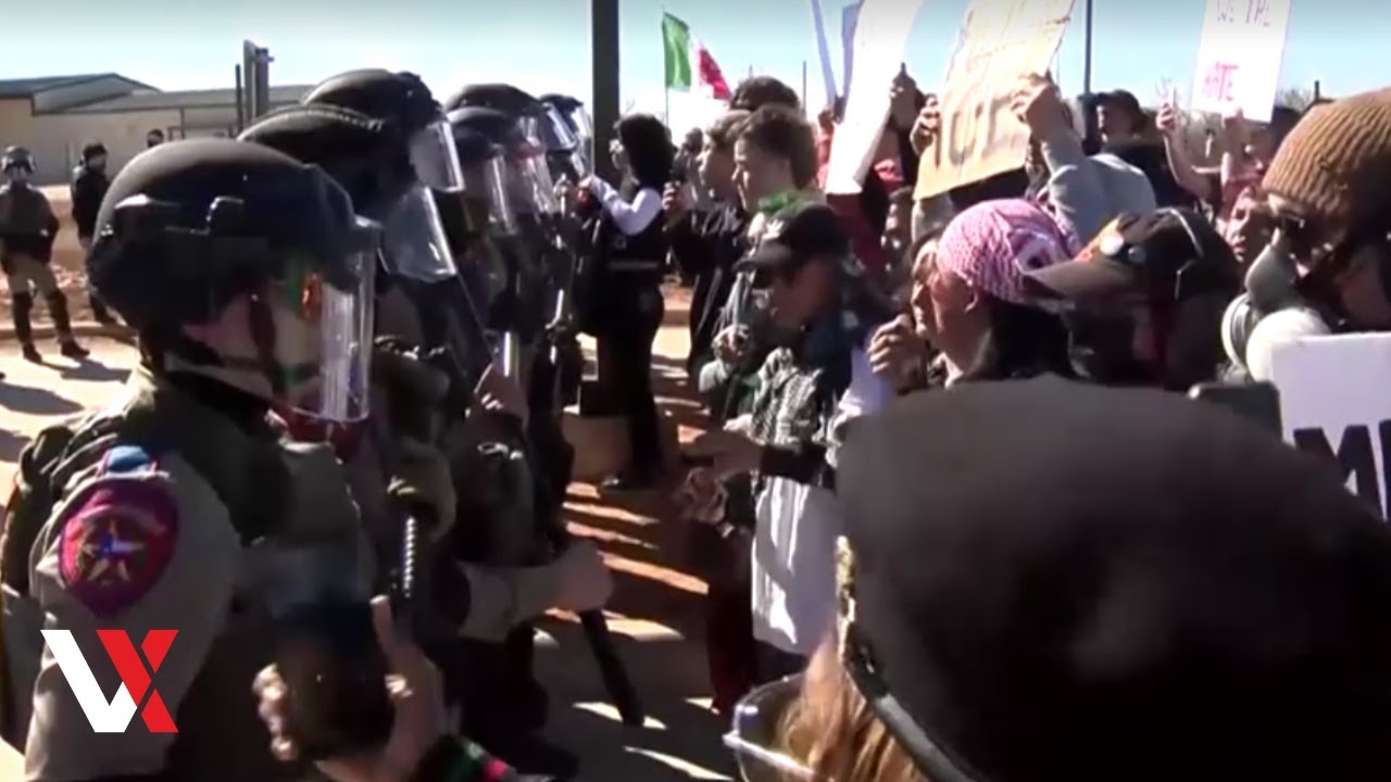 Protesters arrested outside Texas immigrant detention centre in Dilley | VERETX