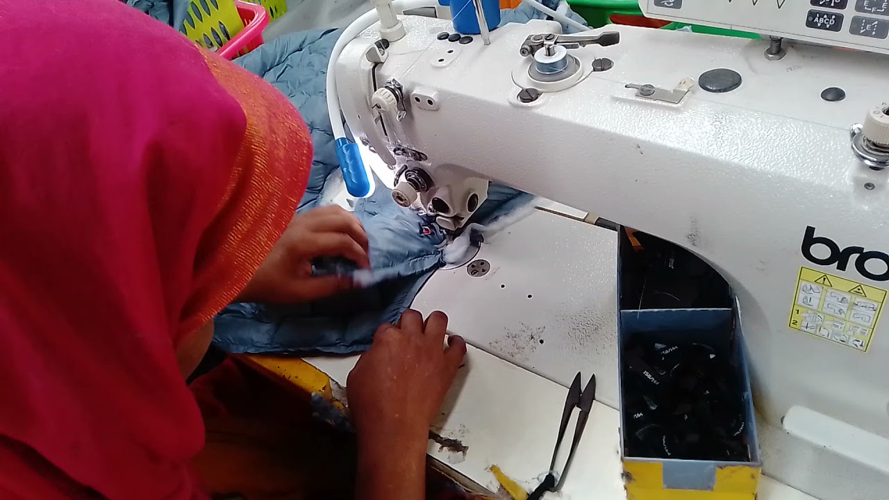 Collar join with main label & hanger loop down jacket Excellent Method