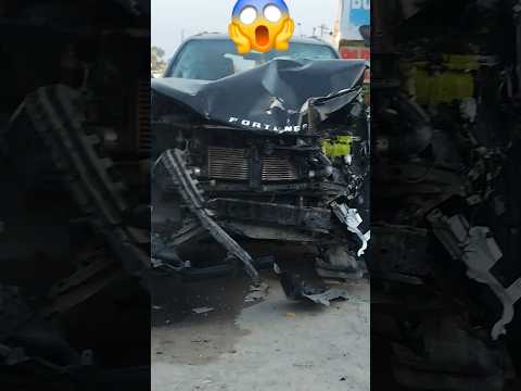Toyota Fortuner vs Bus Crash 😱 #car #toyota #fortuner #Bus #carlover #crash cras #trending #shorts