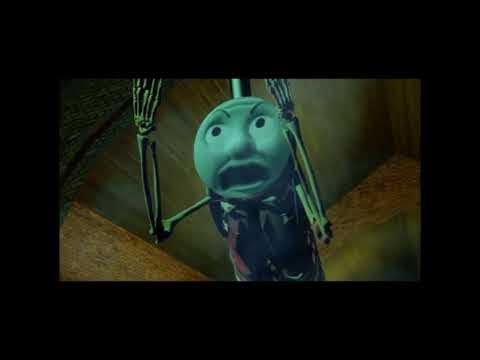 Томас скелет в Shed 17