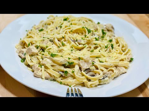 Vidéo: Cuisine Italienne Traditionnelle : Spaghetti Dans Une Sauce Crémeuse Aux Champignons