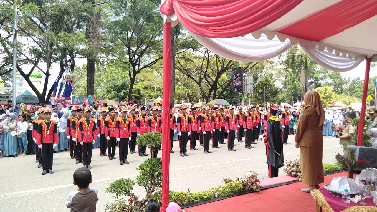 Gerak jalan sman 02 kendari