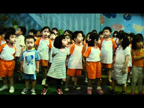 100.05.06 幼稚園母親節活動-獻唱 媽媽的眼睛