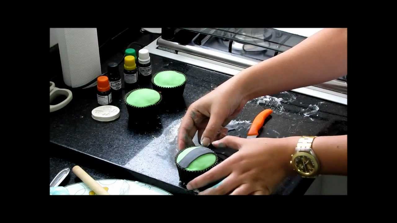 CUPCAKE CHOCOLATE COM PASTA AMERICANA - PASSO A PASSO