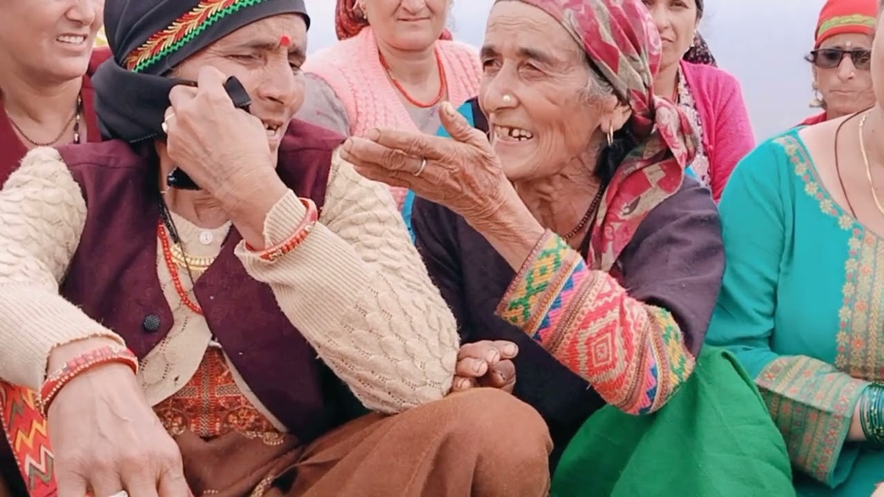 ( जौगू) अपनी पुरानी धरोहर आर #पार बातें करना#जौनसार#बावर। विक्रम रावत फिल्म्स