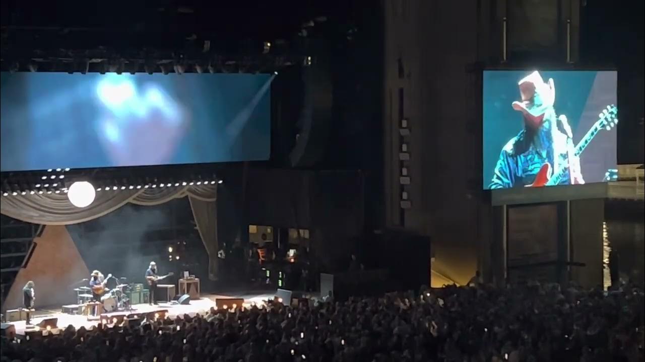 Chris stapleton why you gotta be so cold jones beach 8 25 22