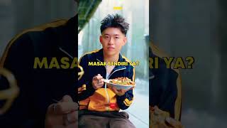 Rich Brian Back Home And Eat Warteg