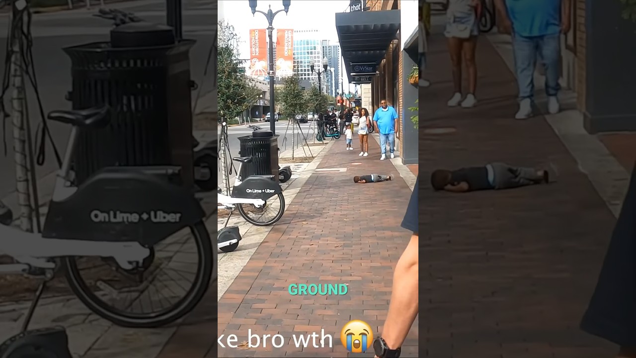 Who would just let their kid chill there…😭  