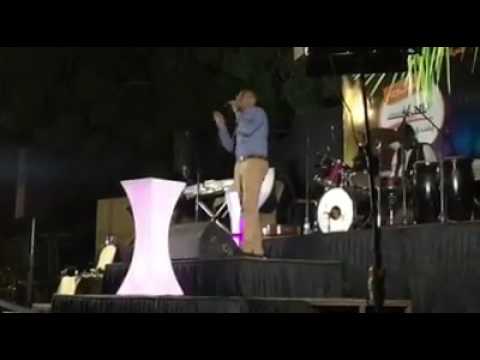 دكتور عمر الامين انت غلطان يا قمرنا بيانو