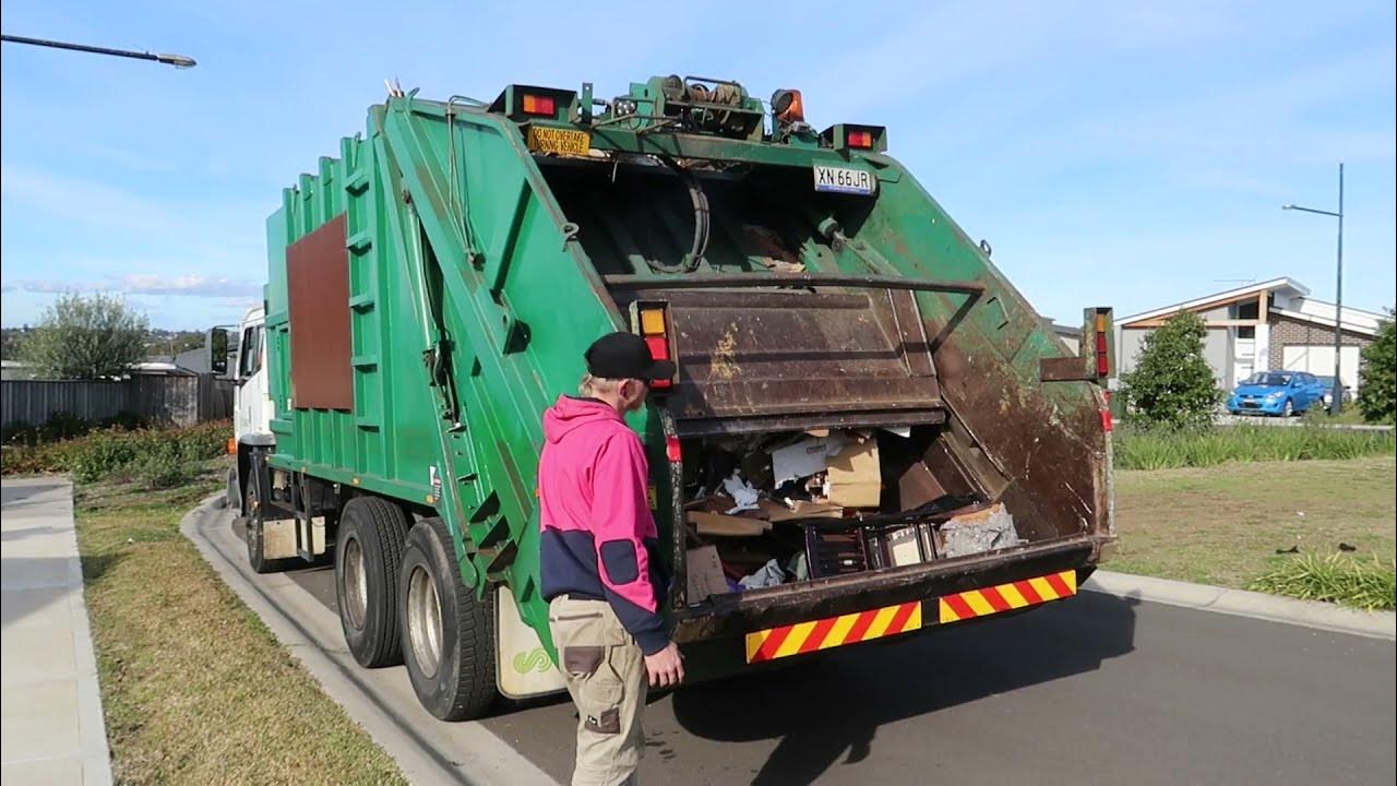 Campbelltown Bulk Waste (episode 2 of series 1) The Old Truck 305