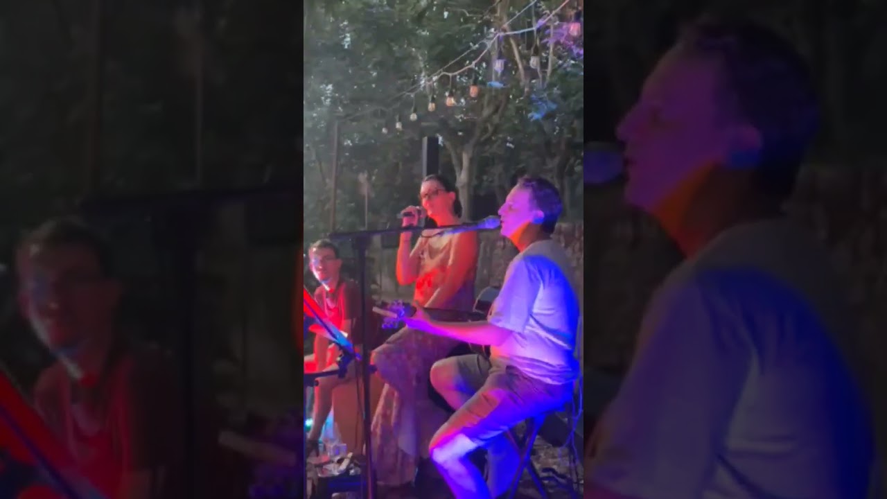 Très court extrait du live au domaine de la portanière le 4 juillet 2025 pour l'apéro vigneron