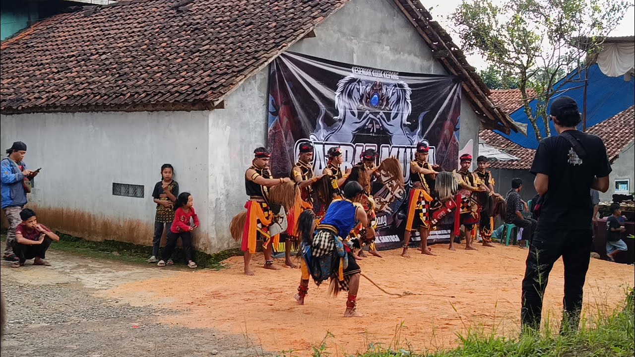 Kali ini kita nonton embig,satria muda Dari kubang, banjarmangu, banjarnegara, jateng