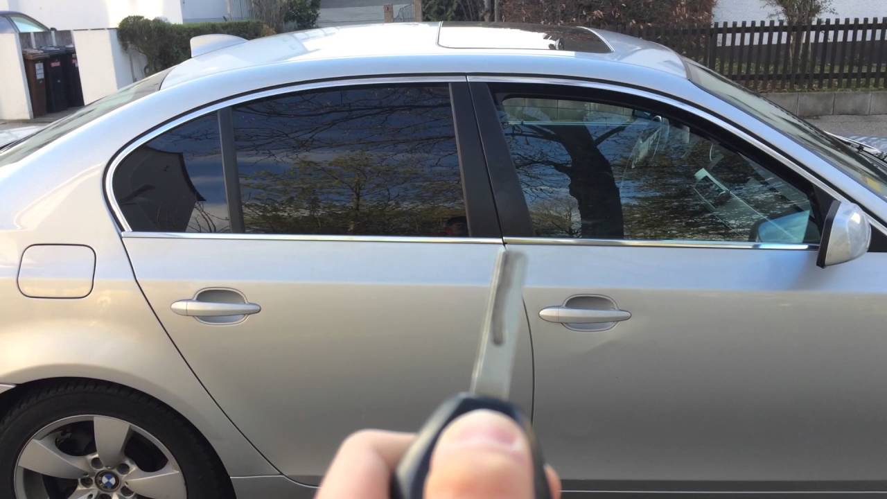 BMW E60 Opening and Closing of Windows - YouTube