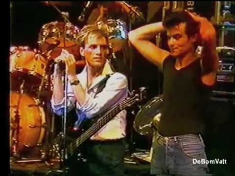 Doe Maar - 32 Jaar (live op Flaterpop 1983)