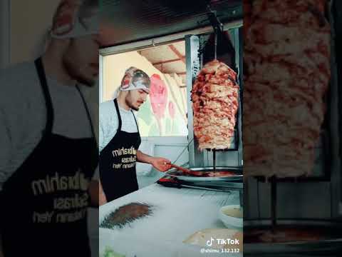 انا من يوم يومي عايش وحداني