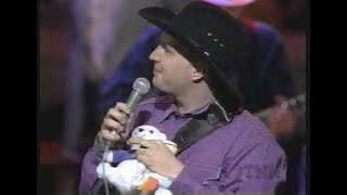 Garth Pauses to Accept Gifts From Young Fans  [no audio]