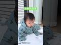 【雪と赤ちゃん☃️】いつもと違うぞ?って顔がかわいすぎる🤭