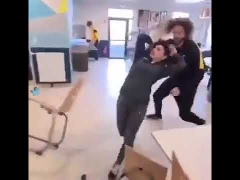 دعوا با دختر رزمی کار در سالن غذاخوری