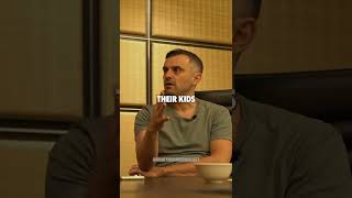 Garyvee - "Don't Stop Your Kids To Spend Some Time On Screen!"