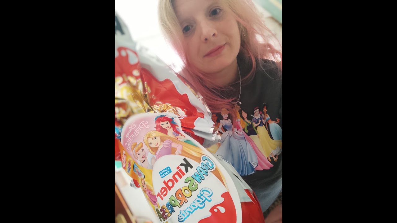 Unboxing! Uova di Pasqua Kinder Gigante Principesse Disney (2024)