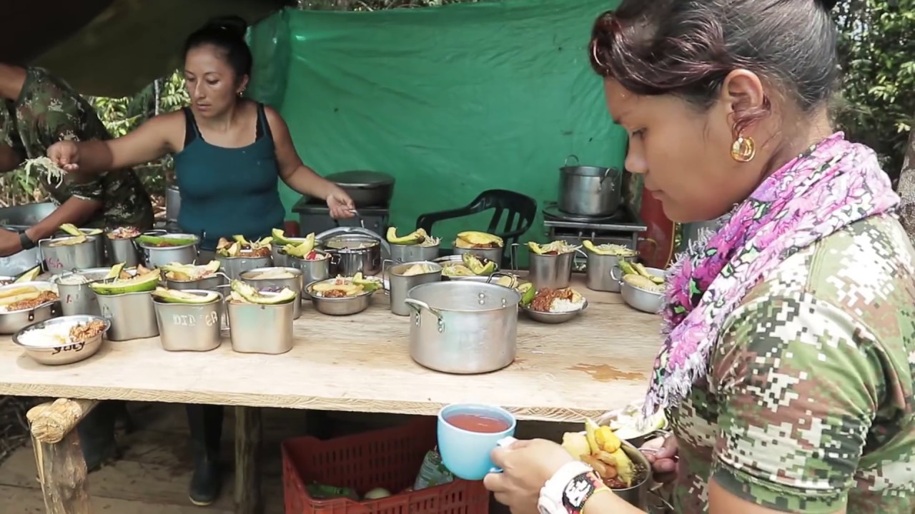 Las FARC, tan odiadas en la ciudad, para muchos en el campo eran familia