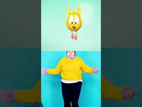 Chicky and apple #trending #funny #shots