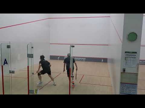 아기텍 vs 대부님, 송체 스쿼시. Old Captain vs architect, a squash game in Seoul, 13/Apr/2026.