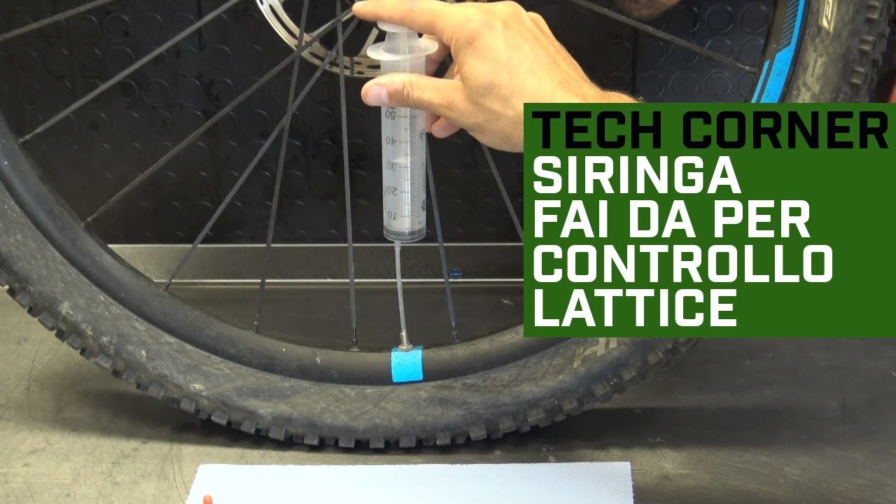 Come costruire la siringa definitiva per rabboccare e controllare il lattice nelle gomme tubeless