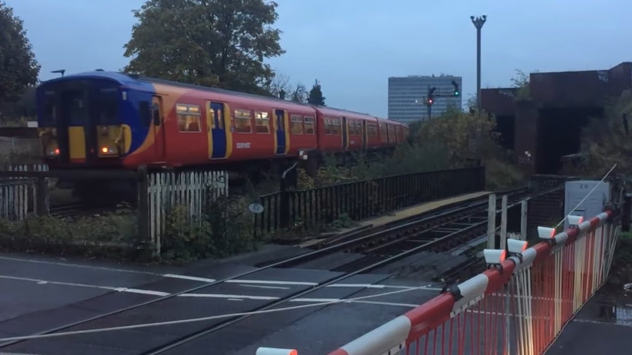 Misuse at New Malden Level Crossing