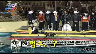 g-dragon is very athletic funny !!