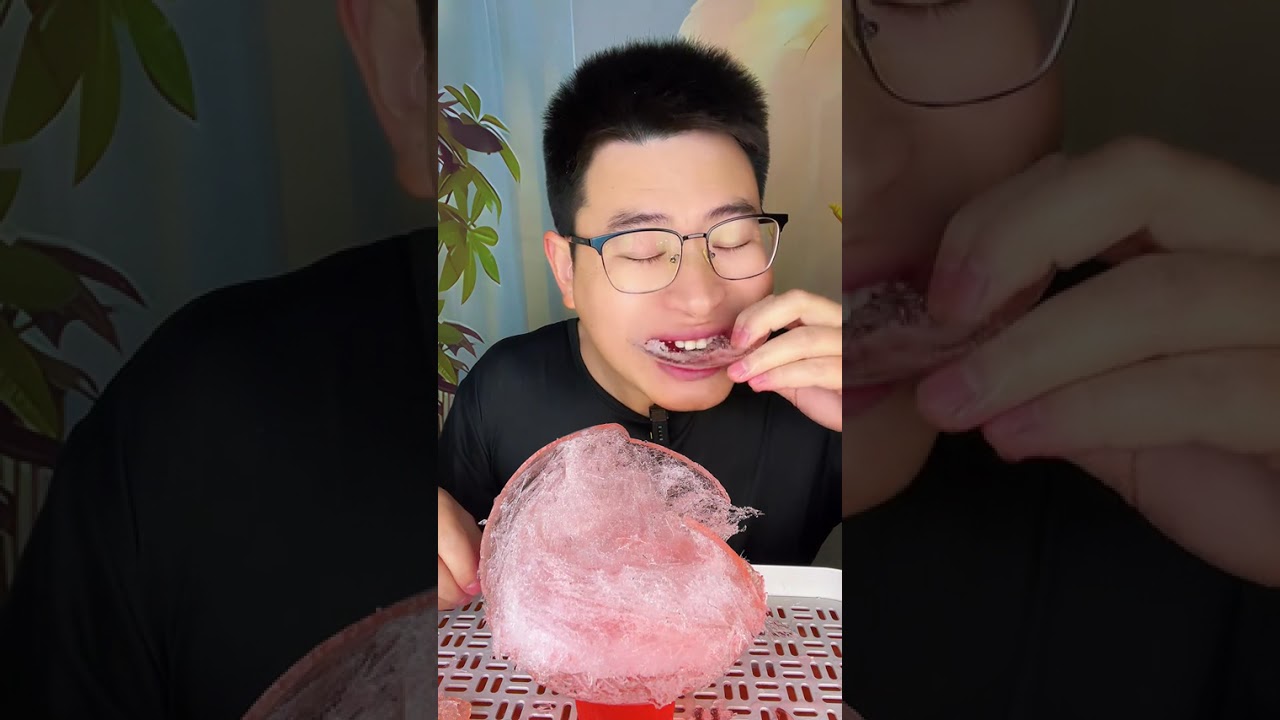 This Double Color Ball snowflake is incredibly cold The moment you bite into it it s