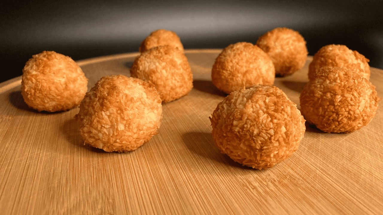 Мои любимые кокосовые печенья всего из 4 простых ингредиентов