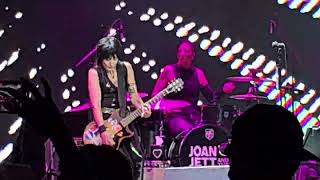 Joan Jett & The Blackhearts | Do Ya Wanna Touch Me (Oh Yeah)