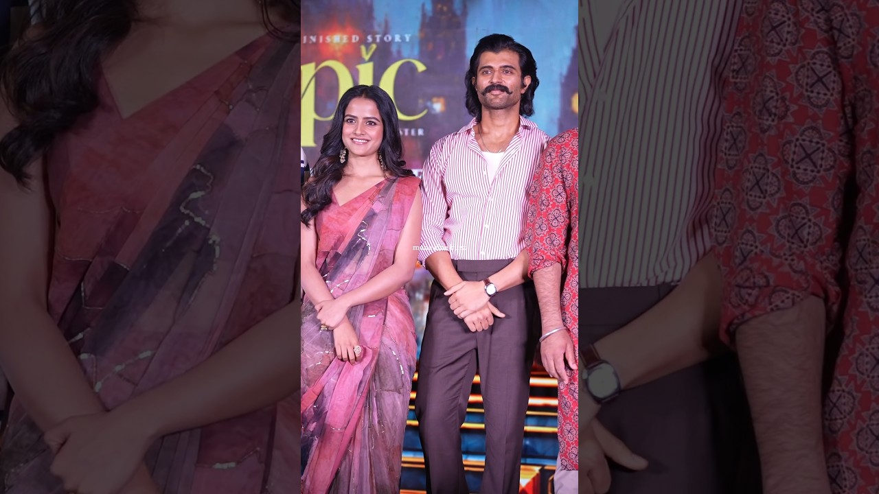 #VijayDeverakonda & #VaishnaviChaitanya At Epic Movie Pre Release Event #manacinebuzz