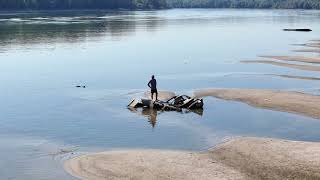 Povijesno niski vodostaj Dunava otkrio je stare aute, ostatke brodova te oružja u svom koritu