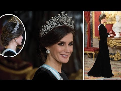 Video: Dronning Letizia Gir En Røring Med Sitt Mest Uformelle Utseende