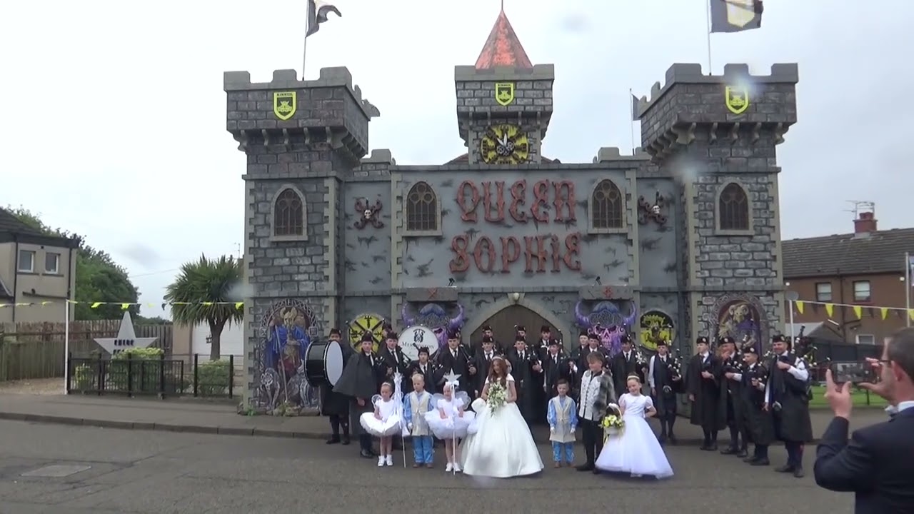 Queen Sophie bo'ness fair arch and her procession