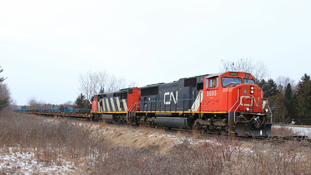 CN5695 + CN2411 pass Amiens Road on Train 509   09/02/17