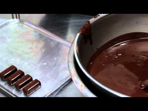 Vidéo: Caillé Enrobé De Chocolat