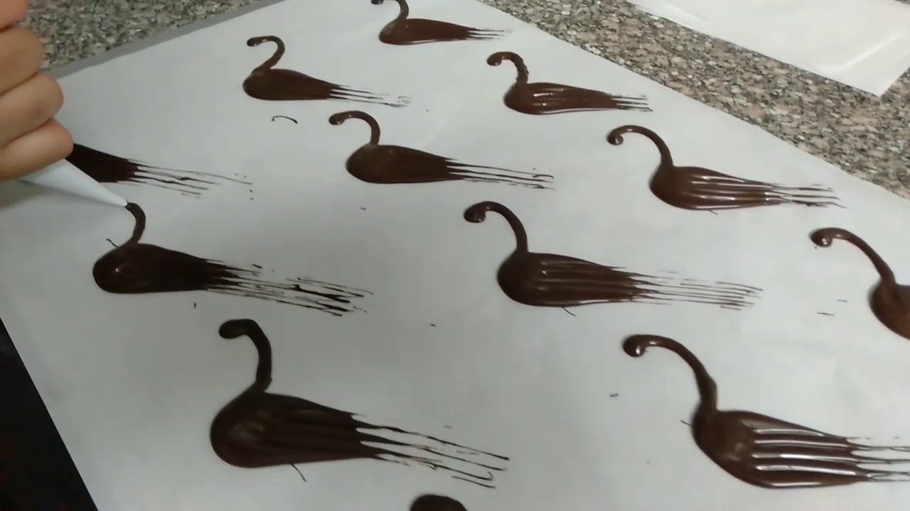 تعلم كيفيه عمل لعب الشيكولاته مع الشيف مجدى عفيفى_#بيت_ميجو