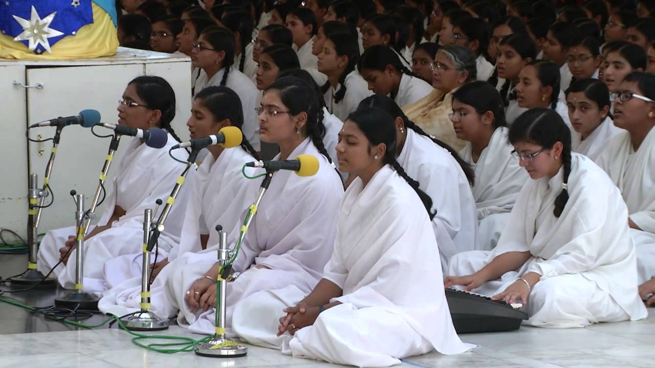 bhajans mooji 2019 Sri Sathya Sai Higher Secondary School, Girls students Gratitude Program - 20th Feb 2015